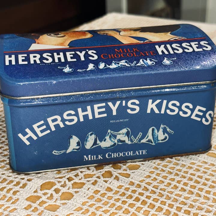 Naomi's Happy Place Shop - Wholesale Decorative Box - Vintage Tin Treasures – Retro Collectible Tins12