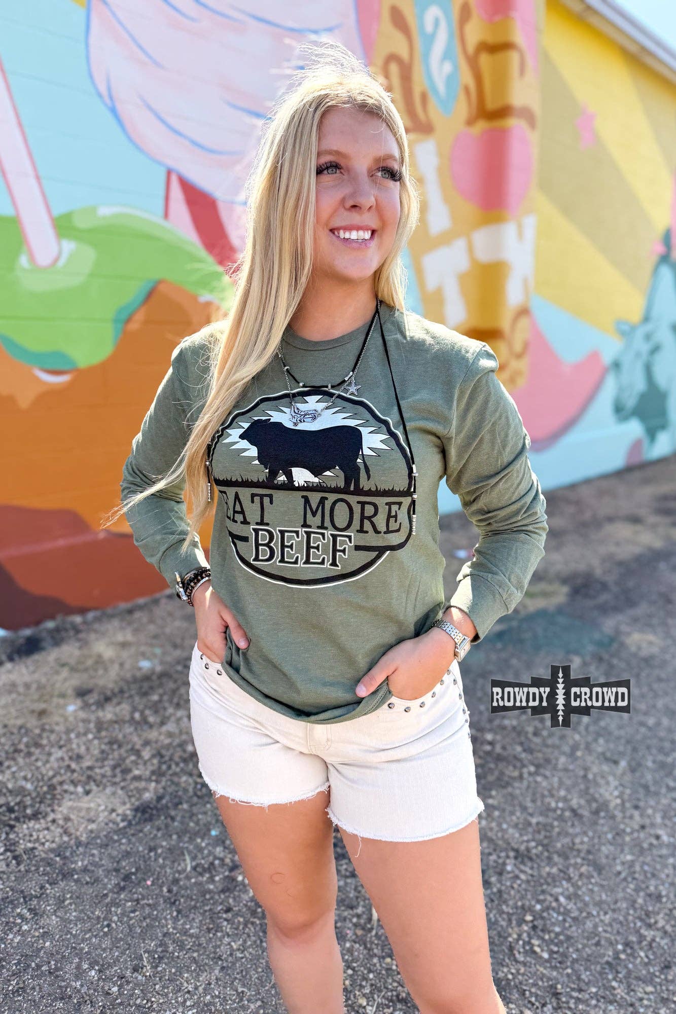 Rowdy Crowd Clothing – T-shirt estampada - Mulher por atacado – Camisola de Manga Comprida "Coma Mais Carne de Vaca"4