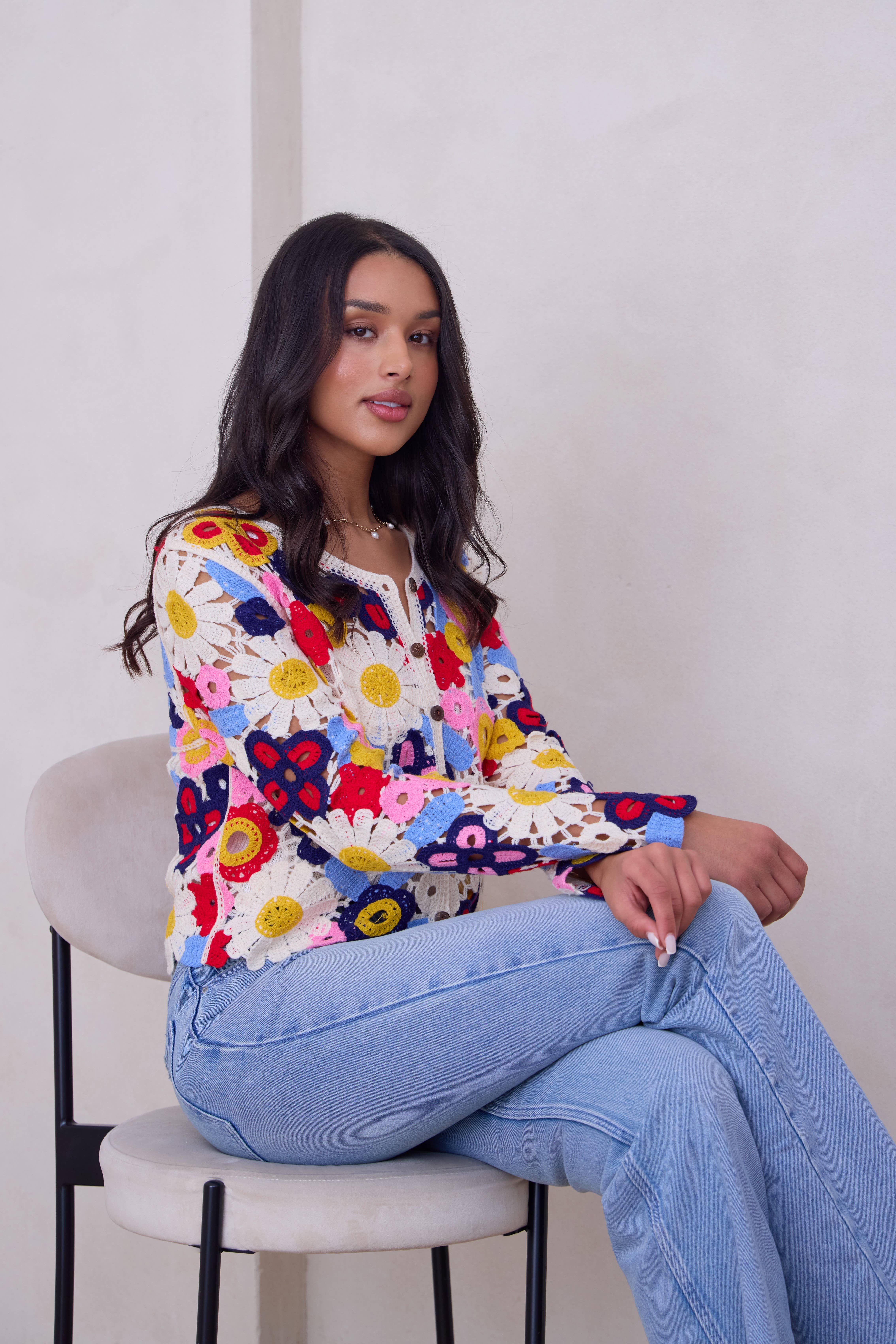 SAACHI – Großhandel Jacke – Damen – Bunter Häkel-Cardigan mit Blumenmuster, kurz geschnitten10