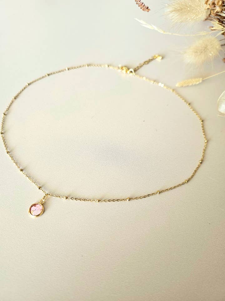 Colar de resina holográfica – Elegância artesanal no dia a dia por atacado de Atelier Tatice