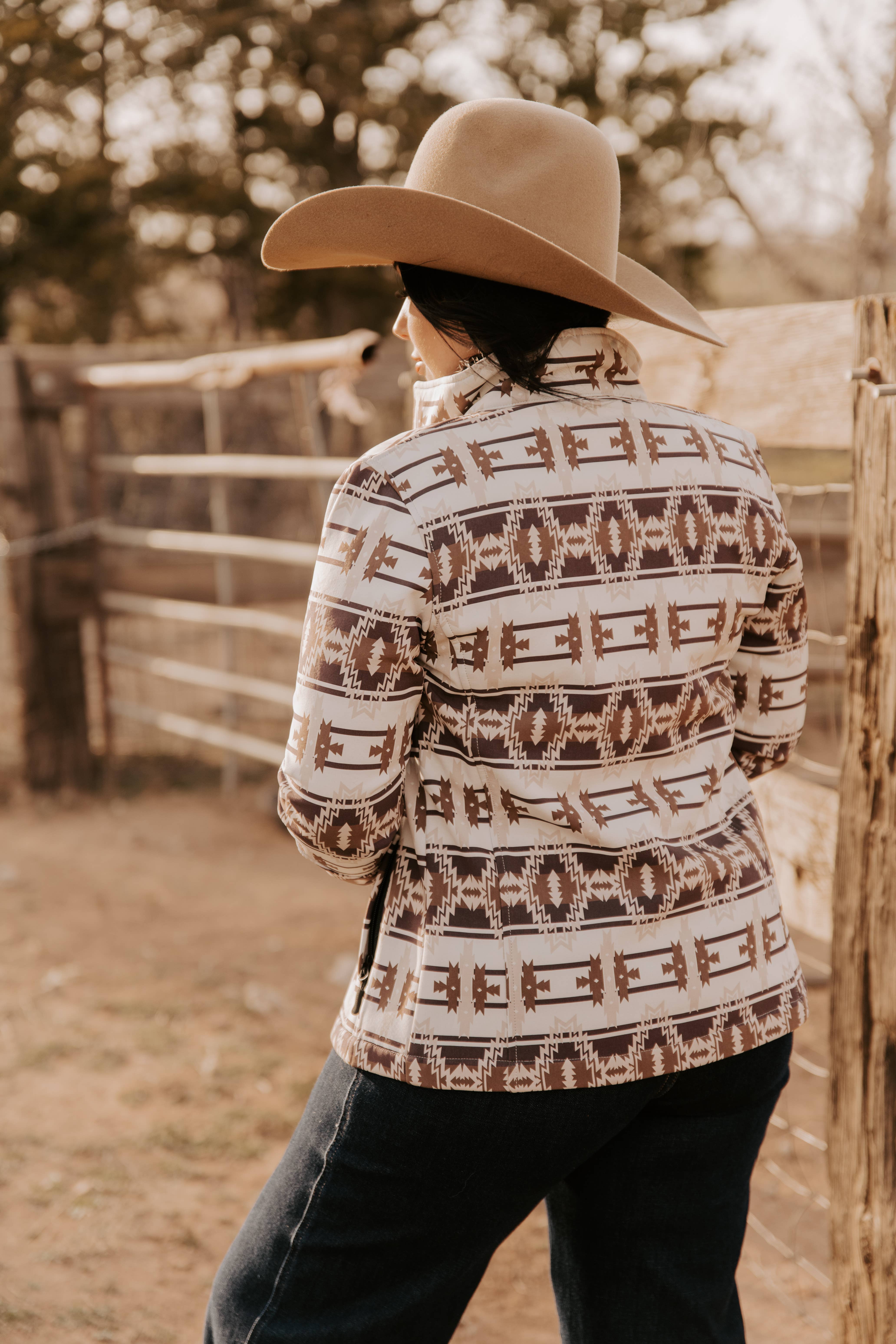 AZTÈQUE Veste Softshell Femme en tissu contrecollé imprimé aztèque-L-25922 en vente sur Faire3