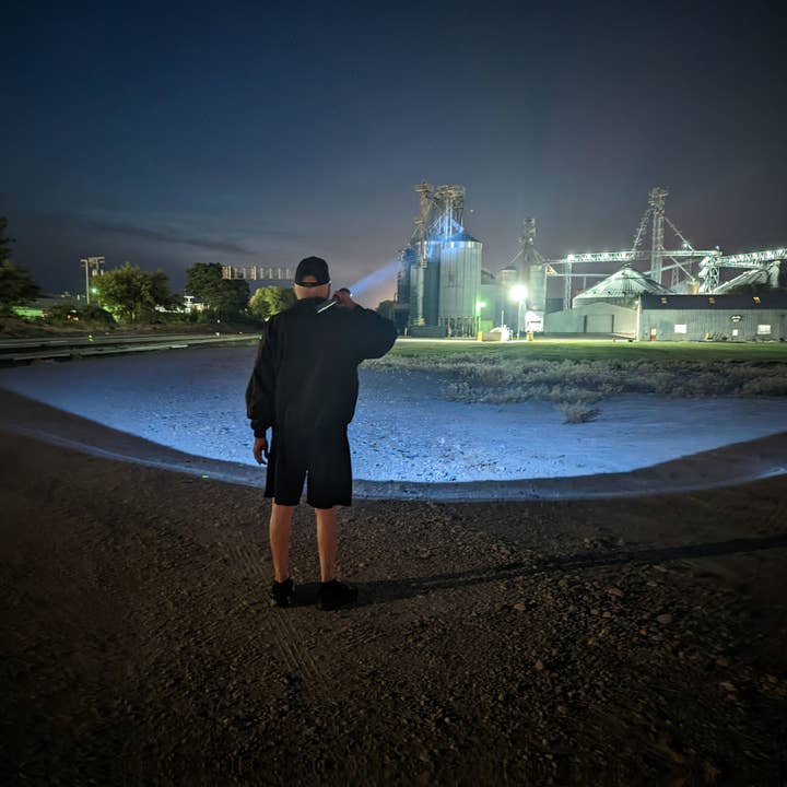 LitezAll - Wholesale Flashlight - LitezAll Bigger Better Brighter Rechargeable Flashlight11