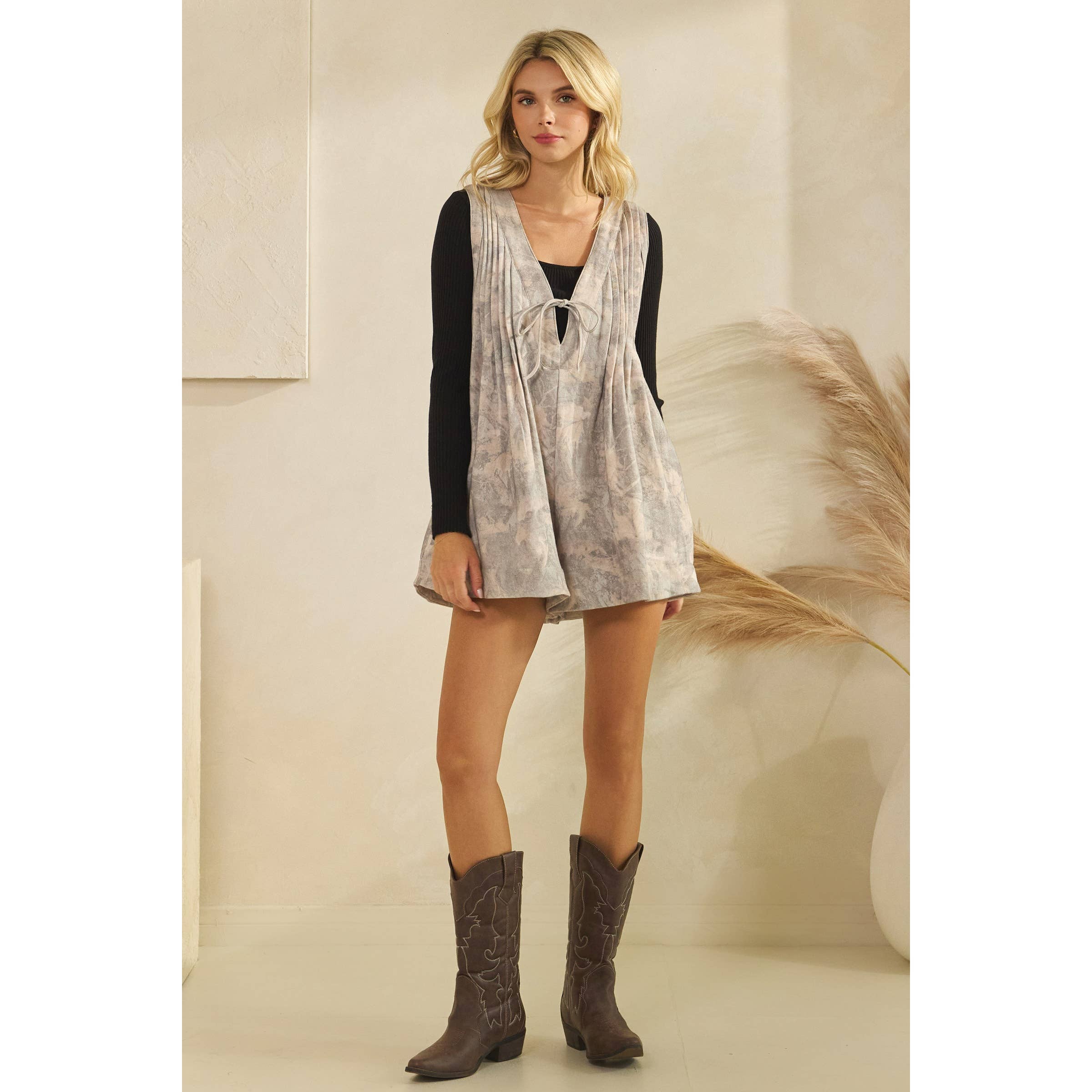 Veveret - Wholesale Romper - Women's - Printed French Terry Sleeveless V Neck Romper7