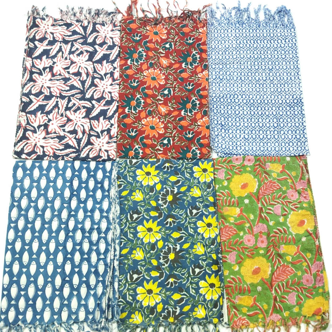 The Indian Bazaar – Großhandel Schal – Damen – Bunte, handbedruckte Baumwollschals mit Quasten – verschiedene Designs4