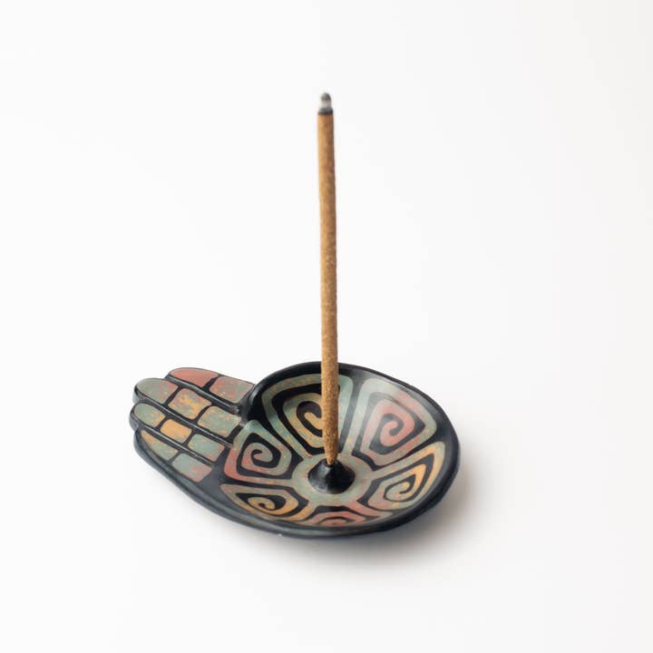 Luna Sundara - Wholesale Incense Holder - Chulucanas Ceramic Incense Holder Modelo Mano