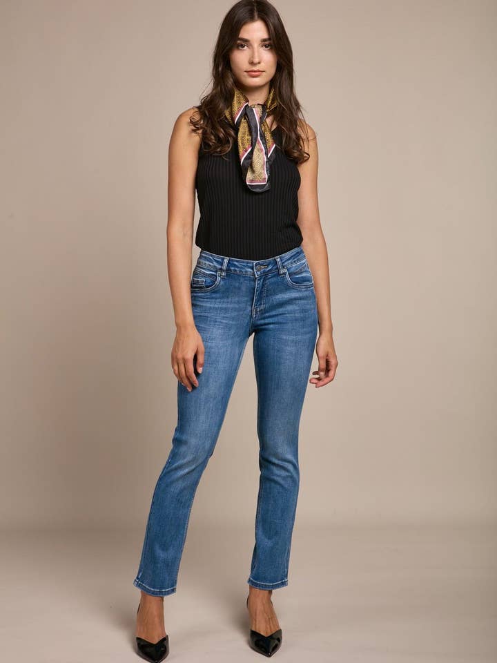 Toxik3 jean stretch droit push-up pour la vente par Toxik3