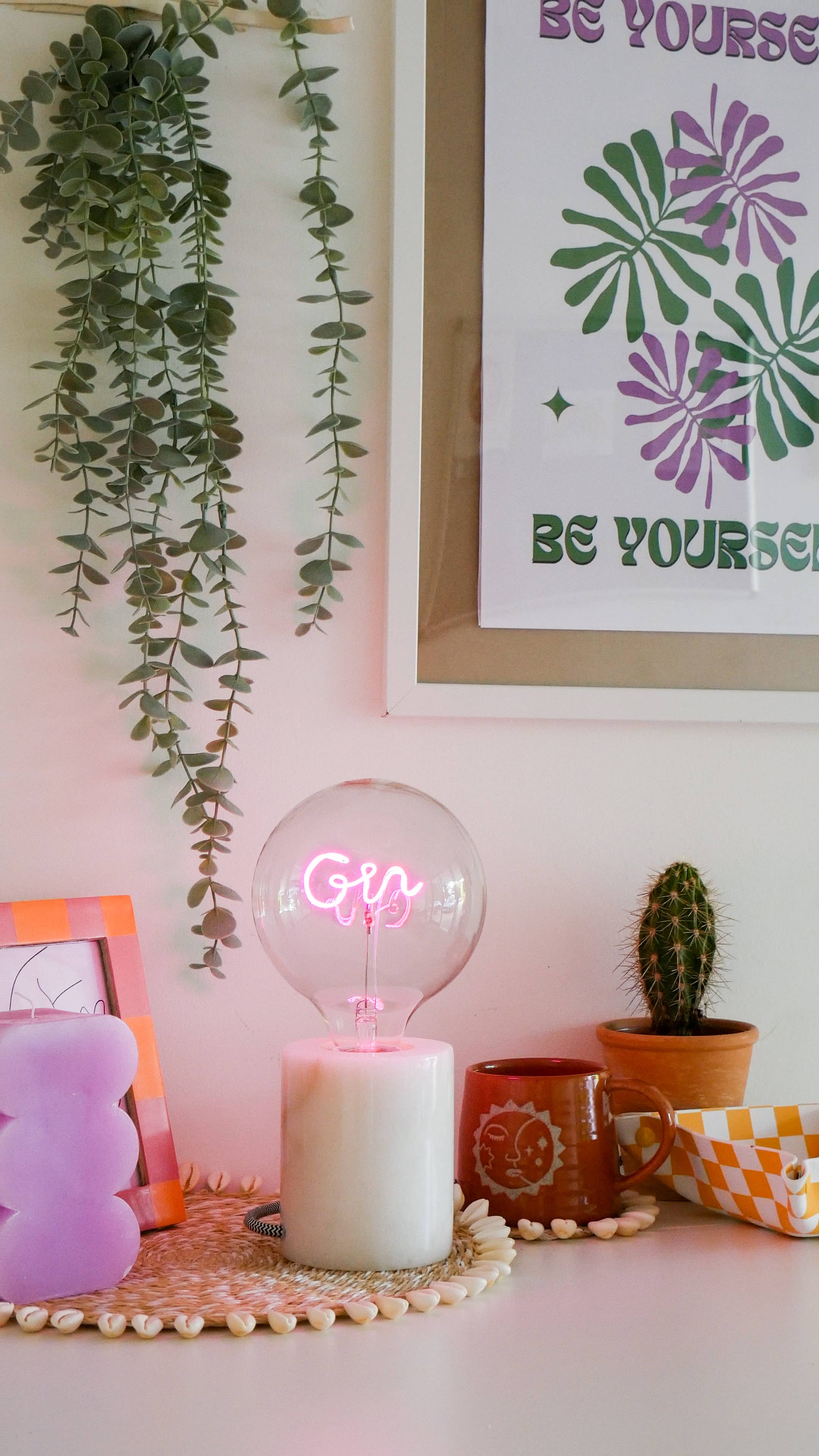 Steepletone UK Ltd - Wholesale Light Bulb/Puck - LED Text Light Bulbs- Screw Down9