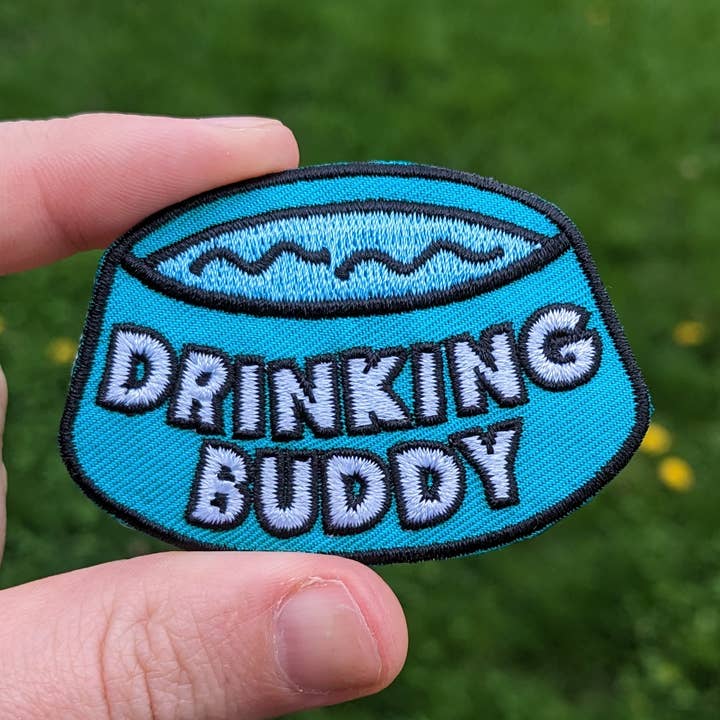 Colored Up Pup – wholesale Lapp – Dricka Buddy Iron On Patch för hundar0