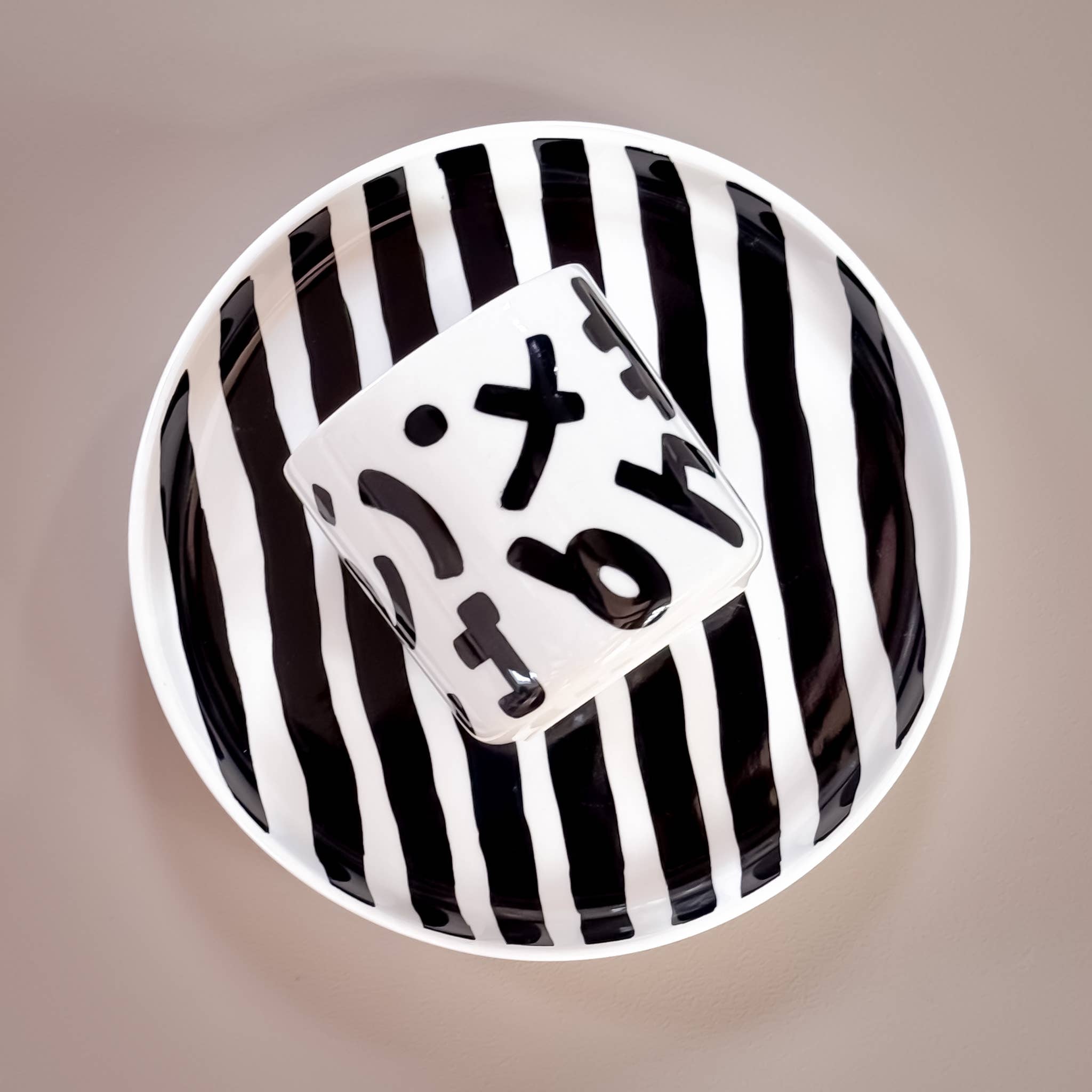 Magazin Minori - Wholesale Coffee Mug - Becher Stripes - volcano black3