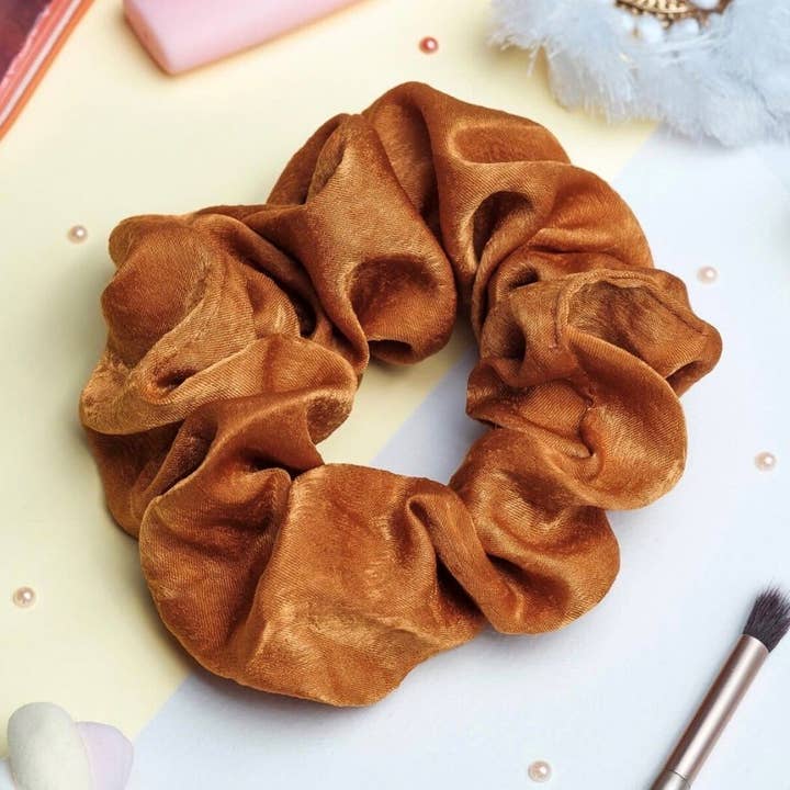 Light Brown Hair Scrunchie - Wendy for wholesale by Adopte un Chouchou