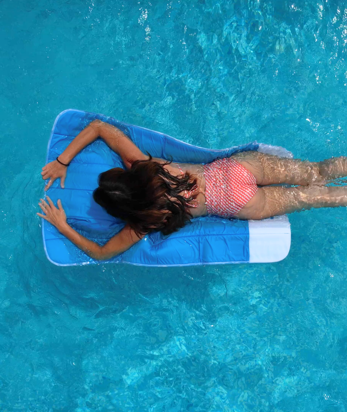 Plouf Safety Concept - Wholesale Inflatables - 2-in-1 Floating Mattress: Relaxation & Idleness12