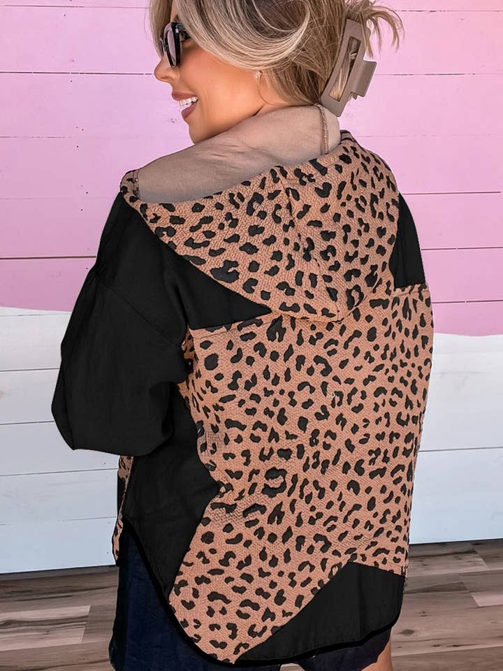 Suhkasana - Vendita all'ingrosso Giacca - Donna - Giacca aperta con cappuccio a stella leopardo marrone con cuciture a contrasto e patchwork.10