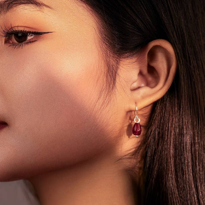 Sæt af Rød Agat Facetteret Granatæblefrø Sterlingsølv for engroshandel hos Vachana