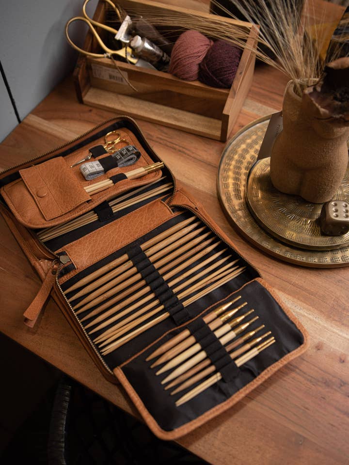 Effi Project Case for wholesale by Muud