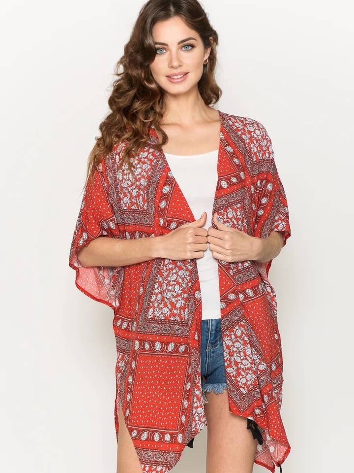 Justin & Taylor - Venta al por mayor Camisola de baño - Mujer - Bandit Baddie - Top de baño tipo kimono con estampado de bandana
