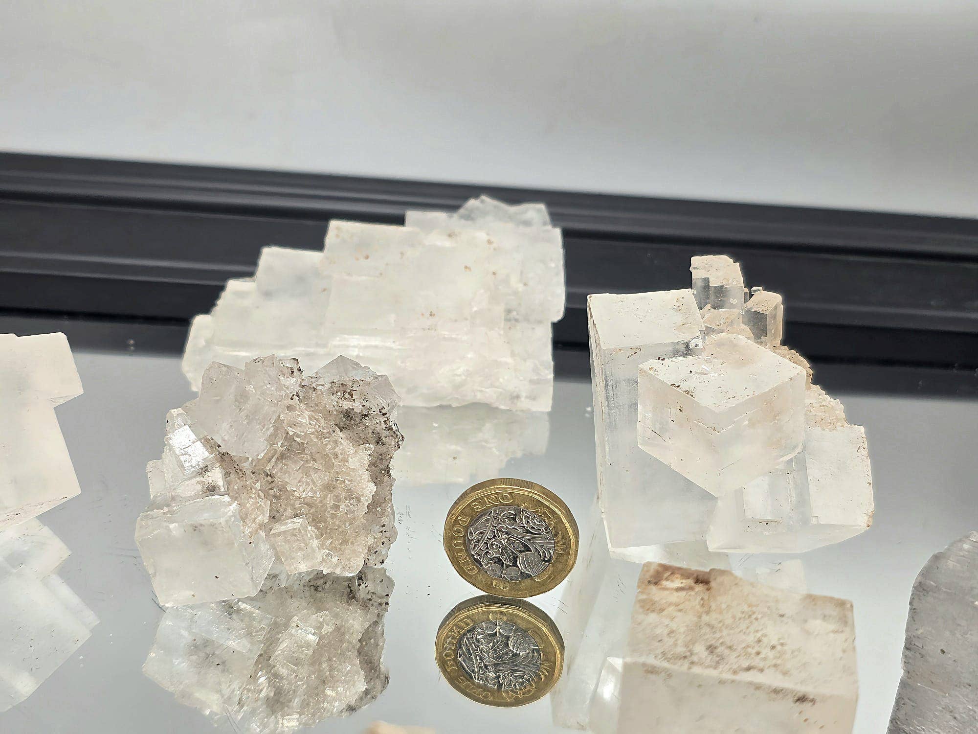 Distinction Crystals – wholesale Spiritual stone/crystal – Small Halite Salt Crystal Clusters / Cube 40-100g0