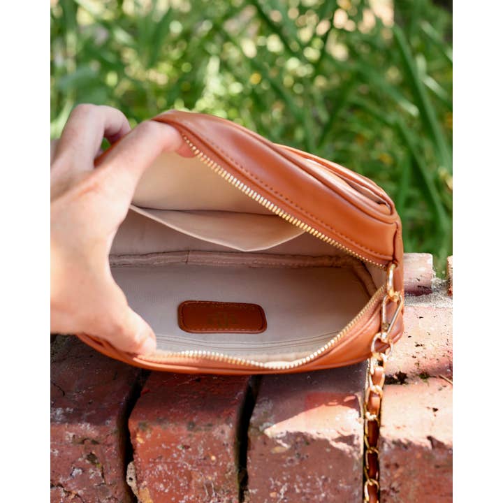 Caroline Hill - Wholesale Crossbody Bag - Women's - Fiona Crossbody Saddle LD5