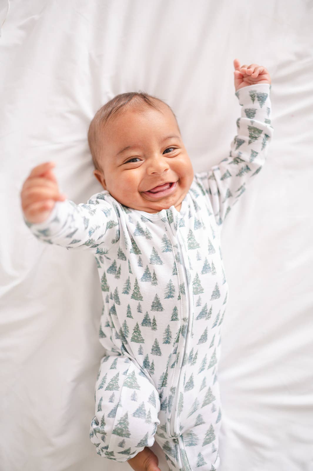 Gaia Baby Goods - Vendita all'ingrosso Pigiamino - Neonati - Pigiama per bambino in cotone organico con alberi di Natale3