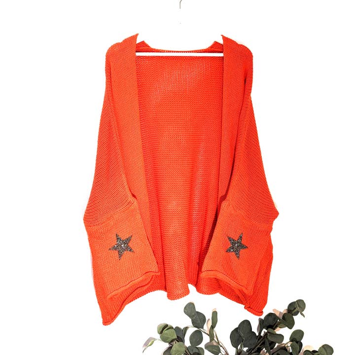 Cardigan ample à manches courtes avec étoiles en cristal sur les manches (T/U) pour la vente par Tempest Designs