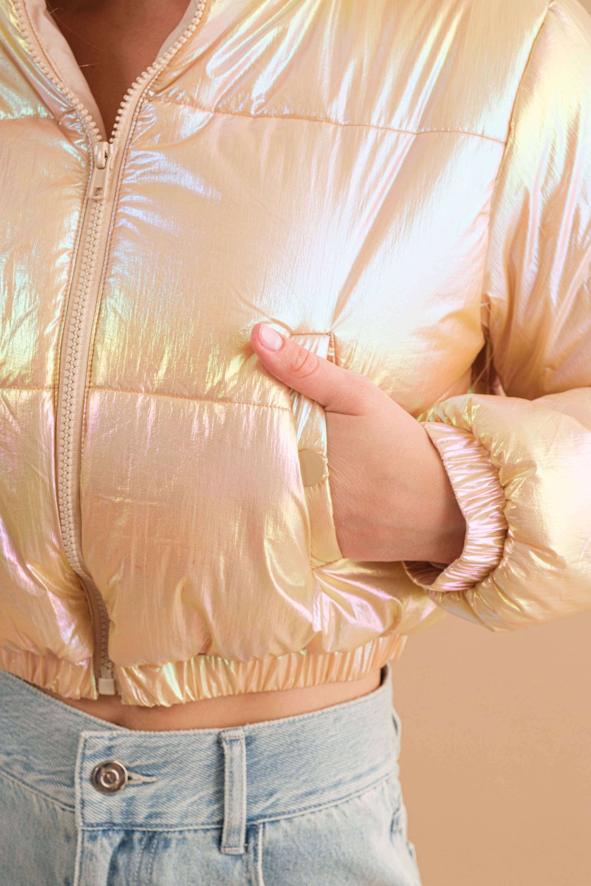 Blue B – Blusão - Mulher por atacado – 61220J - Blusão Puffer Metalizado Puffer Crop Zip Up17