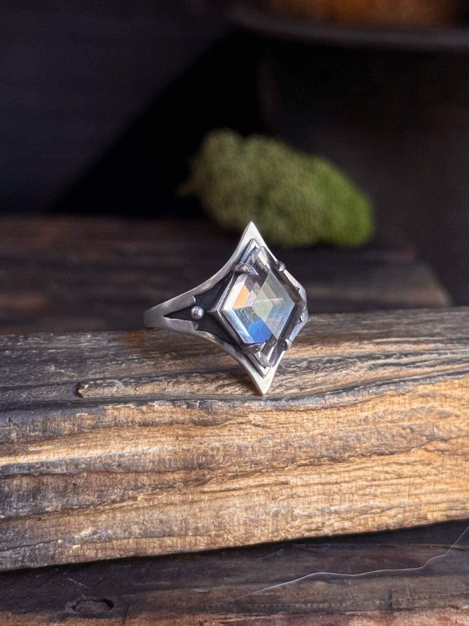 Acid Queen Jewelry – wholesale Cocktail/statement ring – Grounded Ring W/ Faceted Quartz