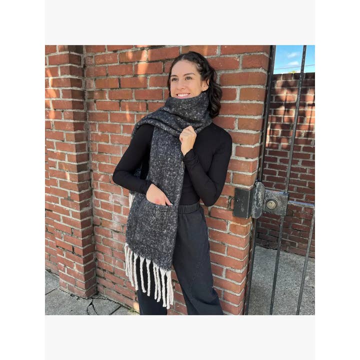 Sprigs – Großhandel Schal – Damen – Extra langer Fransenschal mit Tasche5