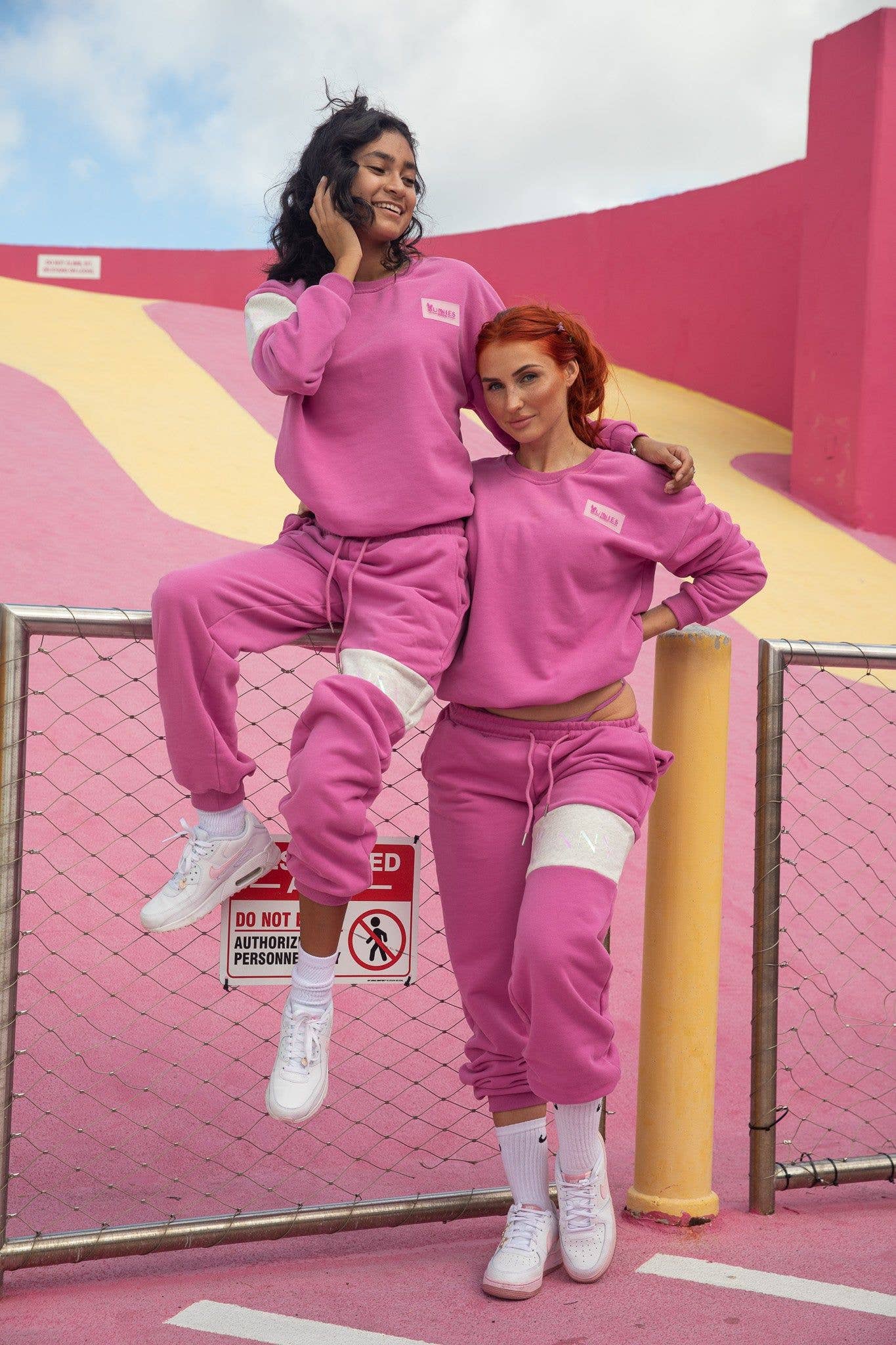 BUNNIES ROOM - Wholesale Sweatshirt - Women's - SWEATSHIRT IN FUCHSIA2