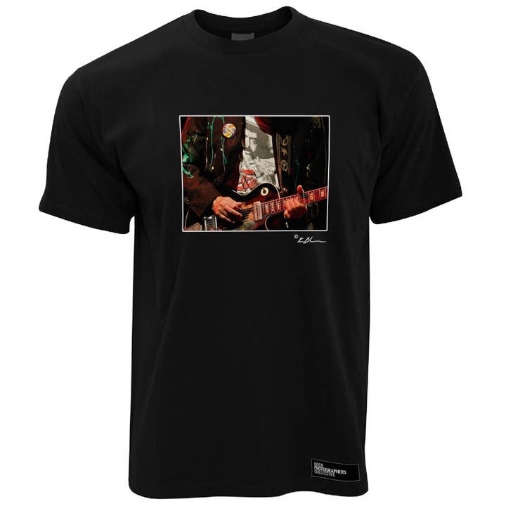 Camiseta masculina Neil Young live close-up guitar por atacado de Rock Photographers Collective