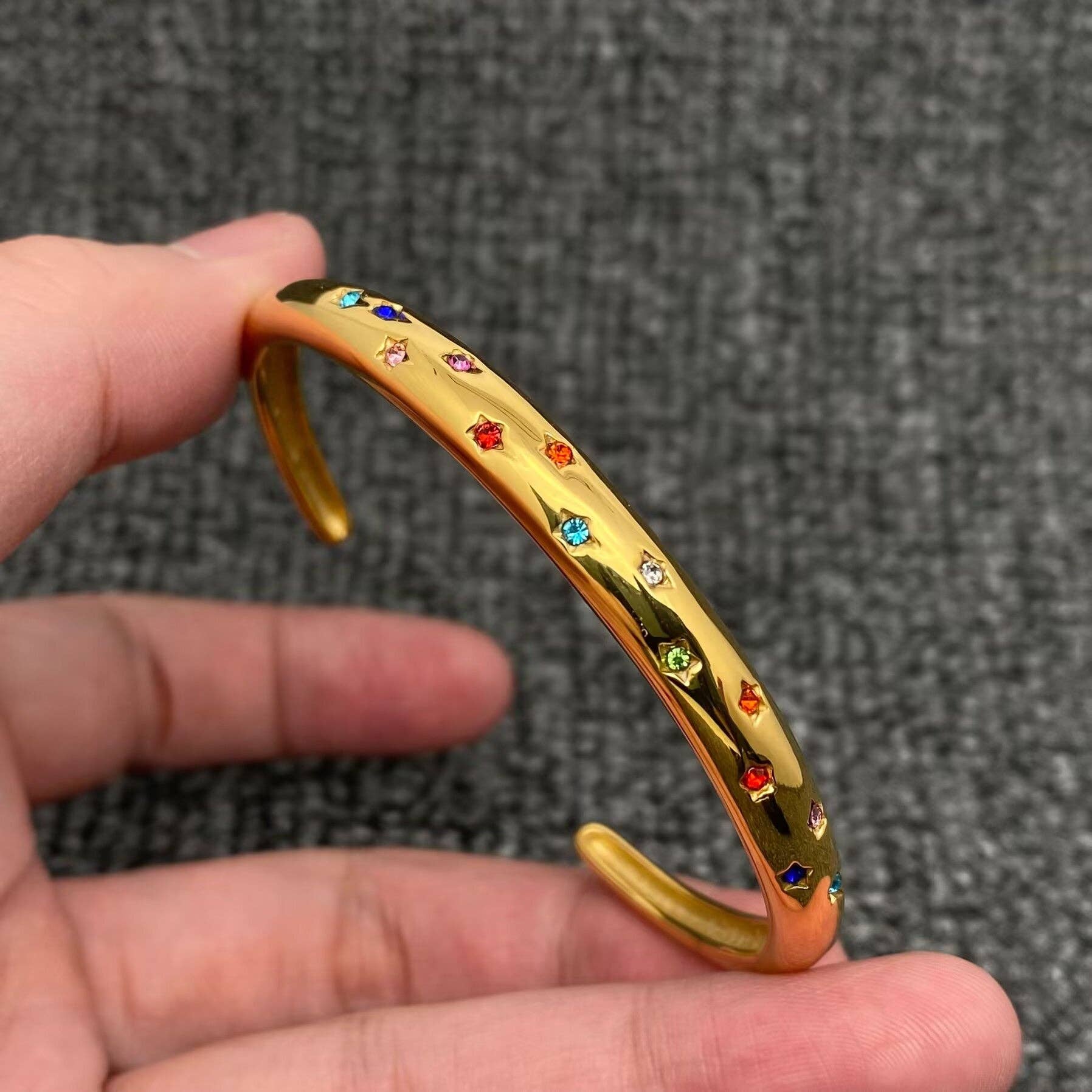 Mio Queena - Wholesale Cuff Bracelet - Cubic Zirconia Stars 18K Golden S.Steel Cuff - FGS/MS4