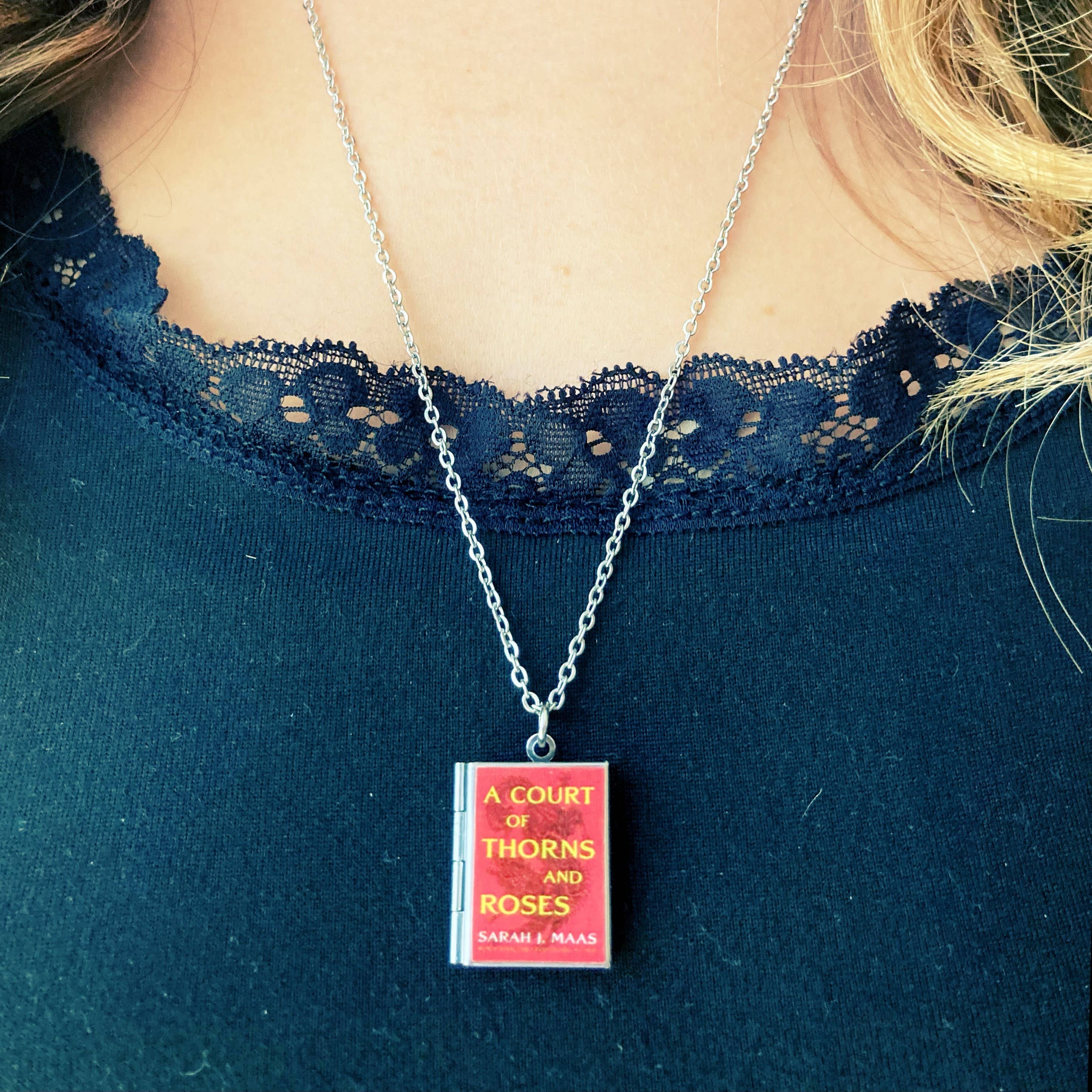 Marshall and Rose - Wholesale Locket Necklace - Book Locket A Court of Thorns and Roses1