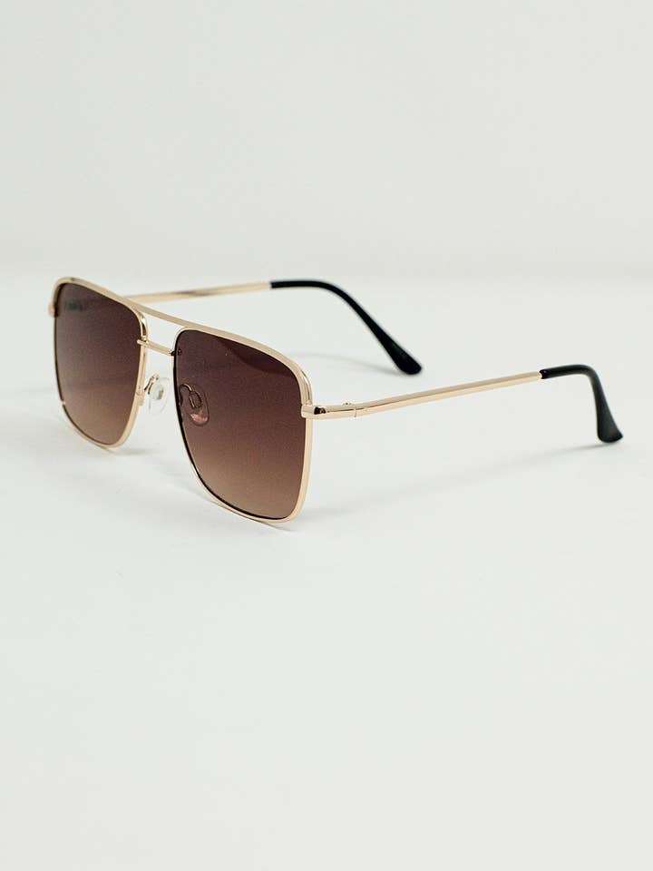 Aviator Vintage Sunglasses With Golden Rim in Tan for wholesale by Q2—All Orders:Free Duties for the US,UK,and Canada