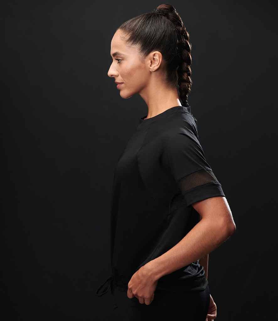 Preto Tombo - T-Shirt Sobre Mulher para venda a revendedores na Faire0