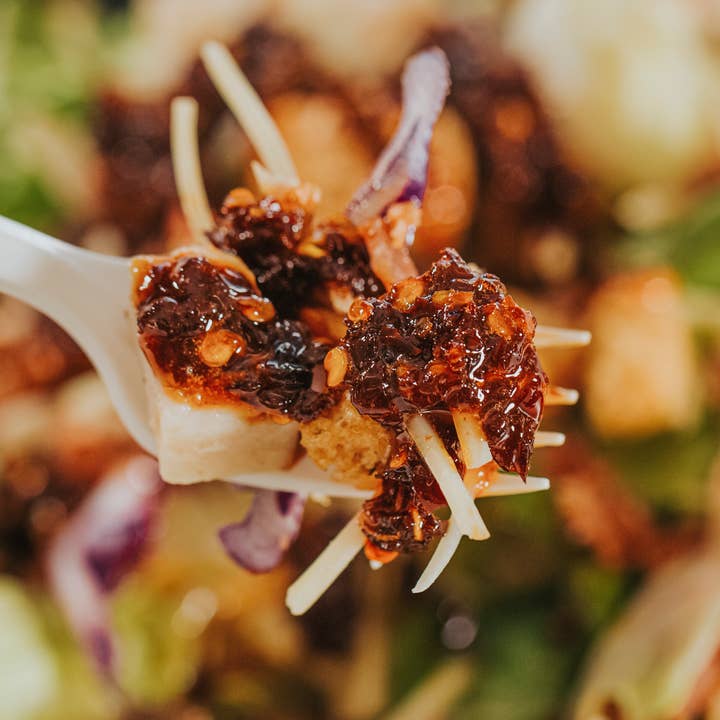 Me's Way LLC - Wholesale Sauce - MẸ’S WAY CHILI SAUCE – VEGETARIAN-8oz9