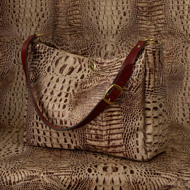 SouthLife Leather Goods - Wholesale Shoulder Bag - Women's - The Single Strap Standard Bucket2