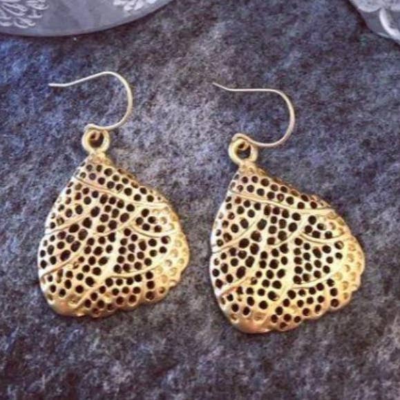 Gelaagde bladeren voor wholesale door Bec Stern