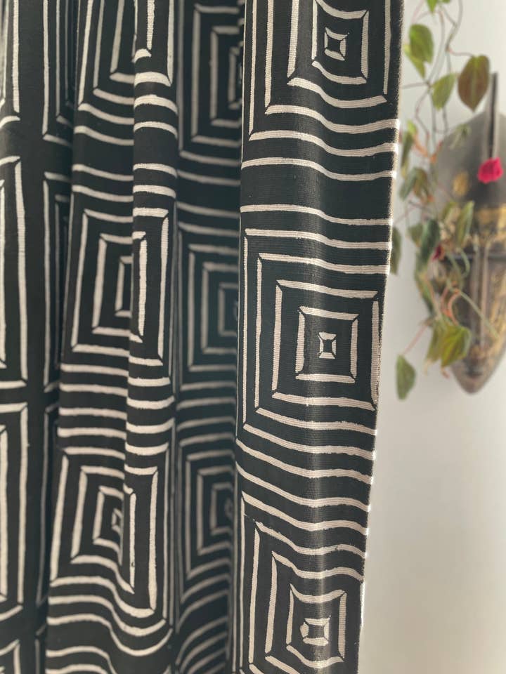 Cortina hecha a mano Djama bogolan para venta al por mayor de Maison Assa