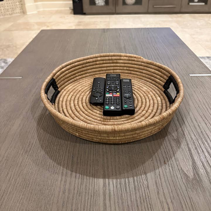 The African Home Goods - Wholesale Serving Tray - African Basket Rwanda Woven Serving Tray Tan With Black