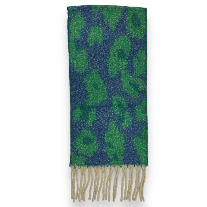 London Scarves – wholesale Scarf – Women's – Fluffy leopard print scarf finished with tassels