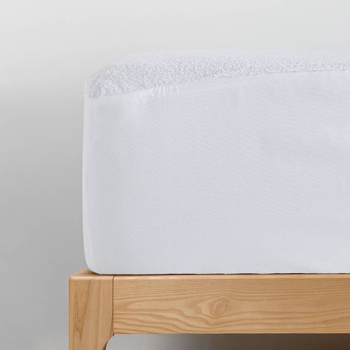 Cotton terry waterproof mattress protector for wholesale by Happyfriday