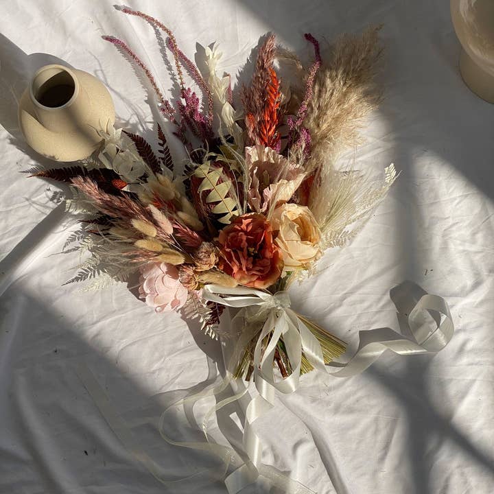 Hidden Botanics – Flores secas/prensadas por atacado – Bouquet de Noiva com Flores Secas - Vermelho Rústico e Laranja Nº 24