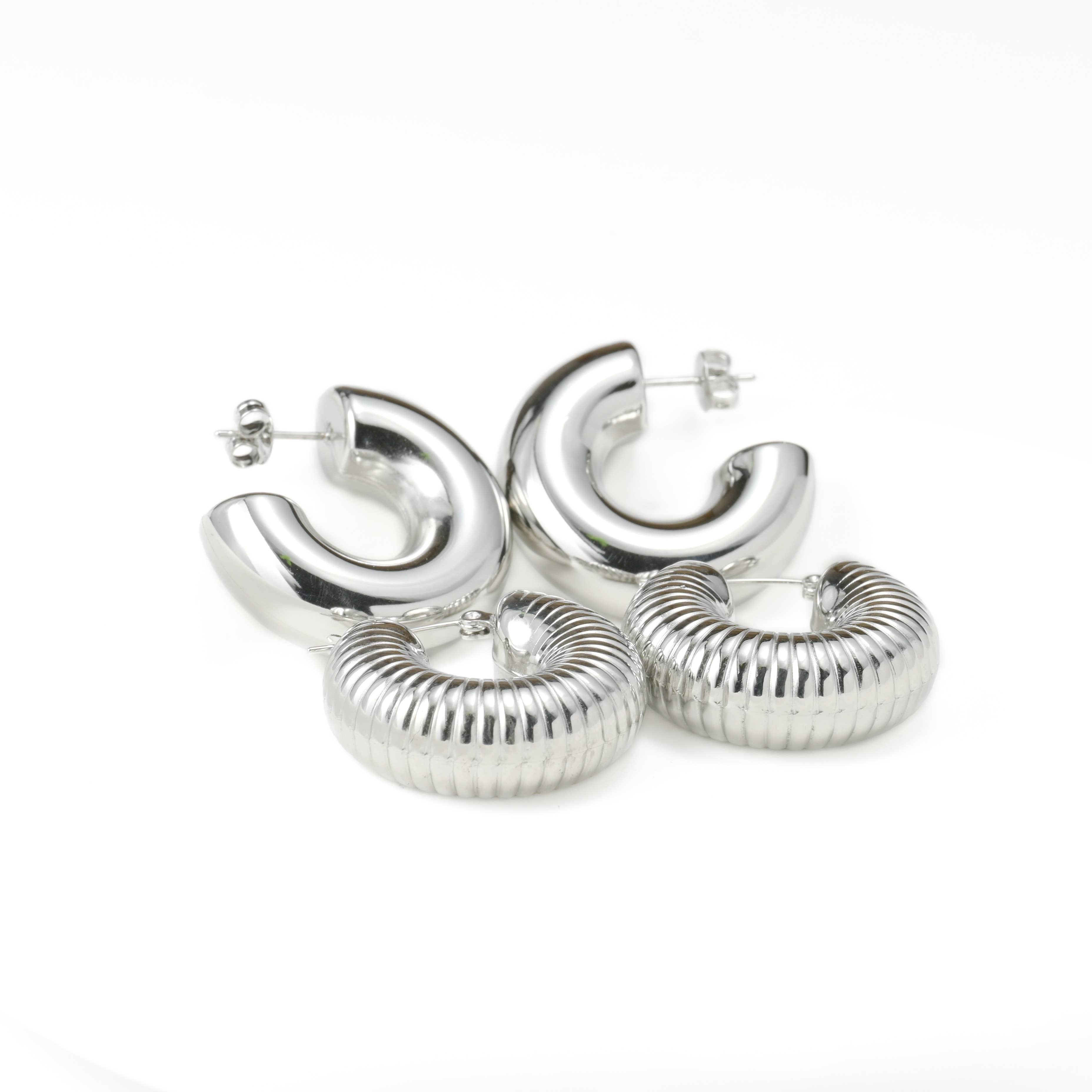 Blueyejewelry - Wholesale Hoop Earrings - Chunky Tube Hoops - Waterproof Chunky Medium Hoop Earrings7