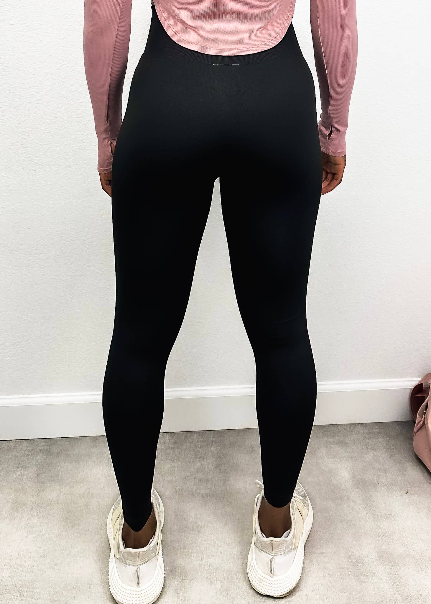 Active by Anna-Kaci – wholesale Athletic/lounge leggings – Women's – High Waisted Butt Lifting Leggings1