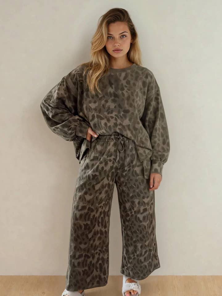 Reese Leopard Pullover Dragsnöre Lösa Byxor Set - Brun för wholesale av Indie & Co. | Women's Apparel