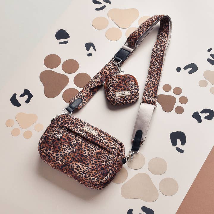 Cocopup London - Vente Sac à friandises – chien - Sac de promenade pour chien à motif léopard matelassé2