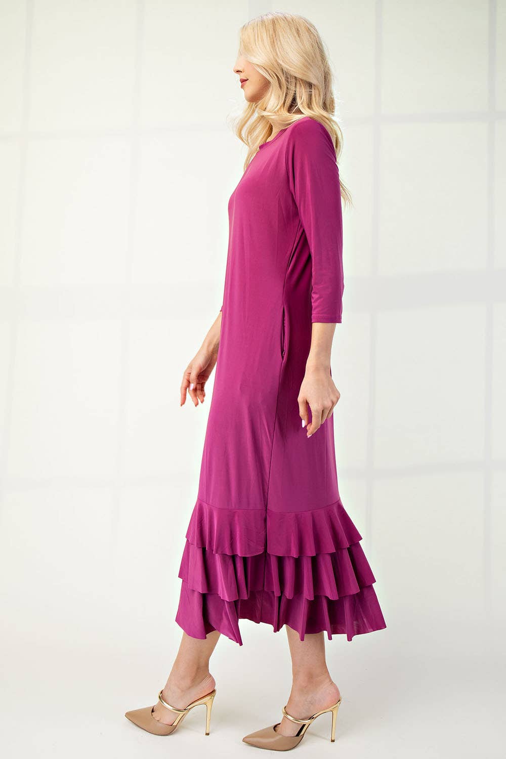 Celeste Clothing – Großhandel Kleid – Damen – Großgrößen-Midikleid mit gestuften Rüschen und 3/4-Ärmeln65