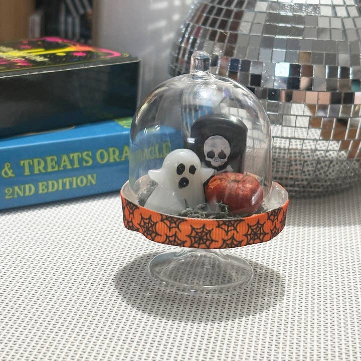 Audacious Studio - Wholesale Decorative Tabletop Object - Pet Ghost - Graveyard Dance2
