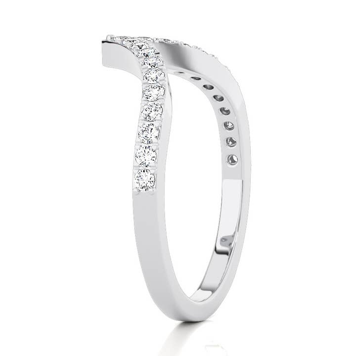 Bague en forme de V pour la vente par Itara Jewelry