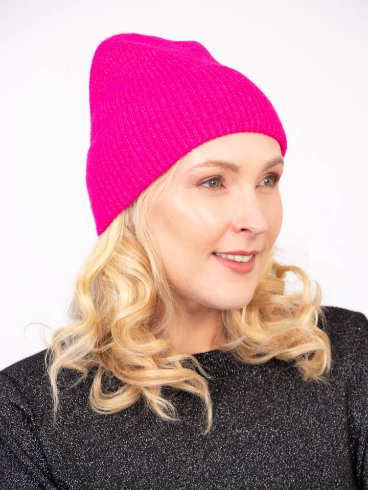 Noelle Muts met muts - Fuchsia voor wholesale door Sarta Accessories