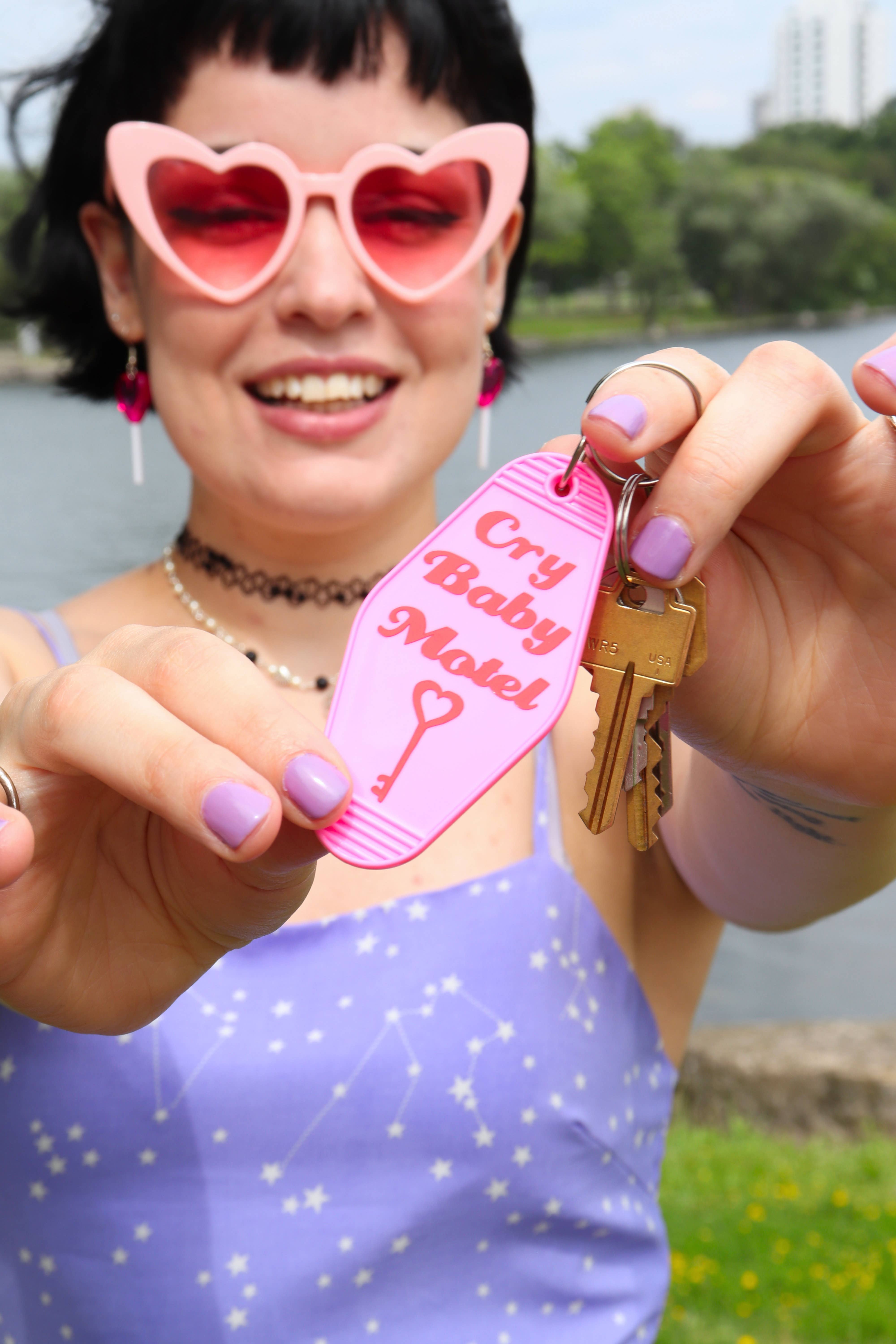 Sticker Hardly Know Her - Wholesale Keychain - Women's - Crybaby Motel Vintage Motel Style Keychain4