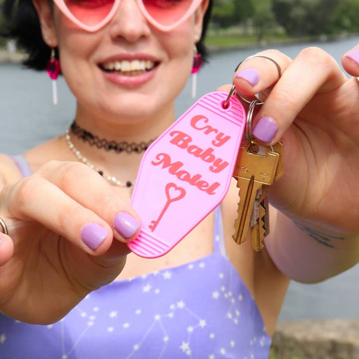 Sticker Hardly Know Her - Wholesale Keychain - Women's - Crybaby Motel Vintage Motel Style Keychain4
